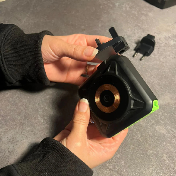 Goui Mbala Pro 10 000mAh – Chargeur Sans Fil et Mural 20W – Image 2